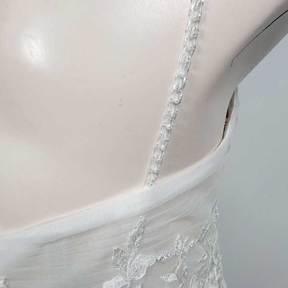 Rebecca Ingram White Lace Beaded Bodice Tulle Wedding Gown Size 18 - Picture 12 of 16